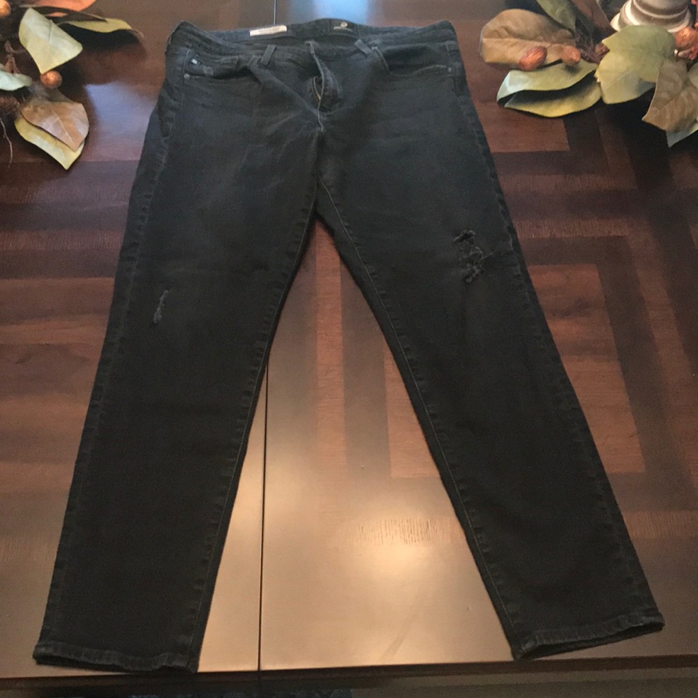 Black distressed jeans